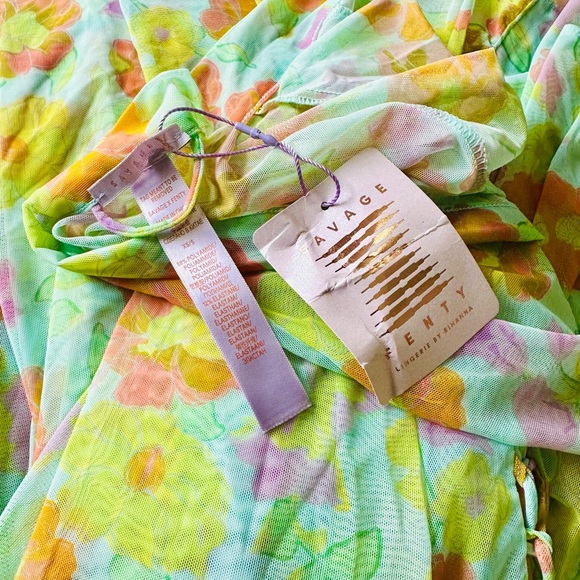 Savage X Fenty Freshly Picked Floral Print Pantyhose & Free Spirit Maxi Robe Set - Picture 7 of 13